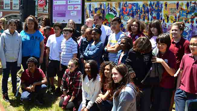 Art Resource Collaborative for Kids unveils new mural in the Fenway Park neighborhood in Boston
