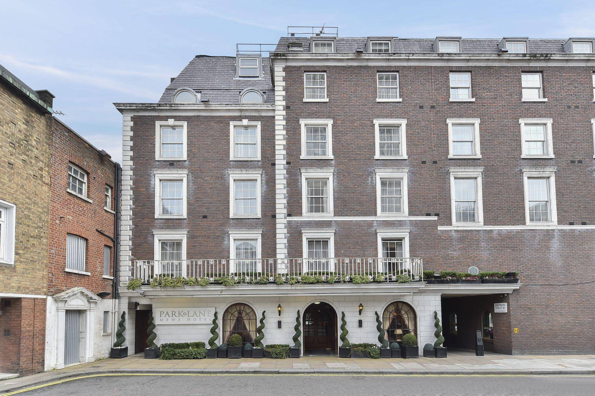 Bain Capital Credit and Orka acquire Park Lane Mews Hotel and residential units in Mayfair